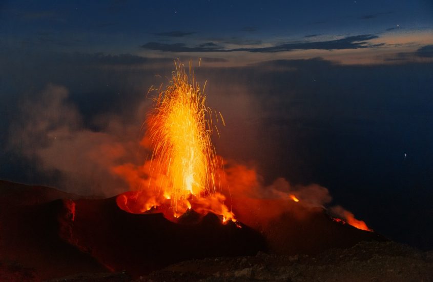 Emissioni di CO2,  campanello d’allarme delle eruzioni esplosive dei vulcani