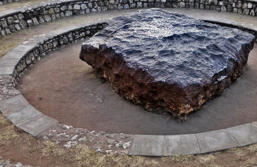 Hoba, il gigantesco meteorite senza cratere
