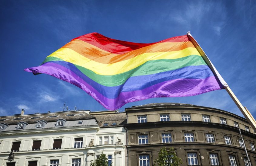 Pride month: l’onda Pride torna a colorare l’Italia