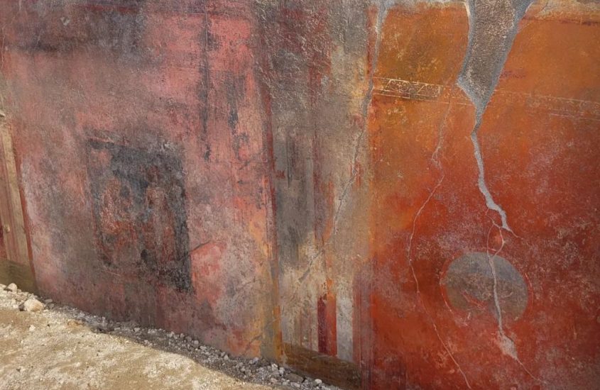 Pompei continua a stupire: alla Regio IX nuovi reperti e scheletri del 79 d.C.